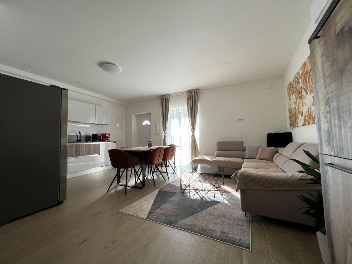 Villa Maci Kastela Bagian luar foto